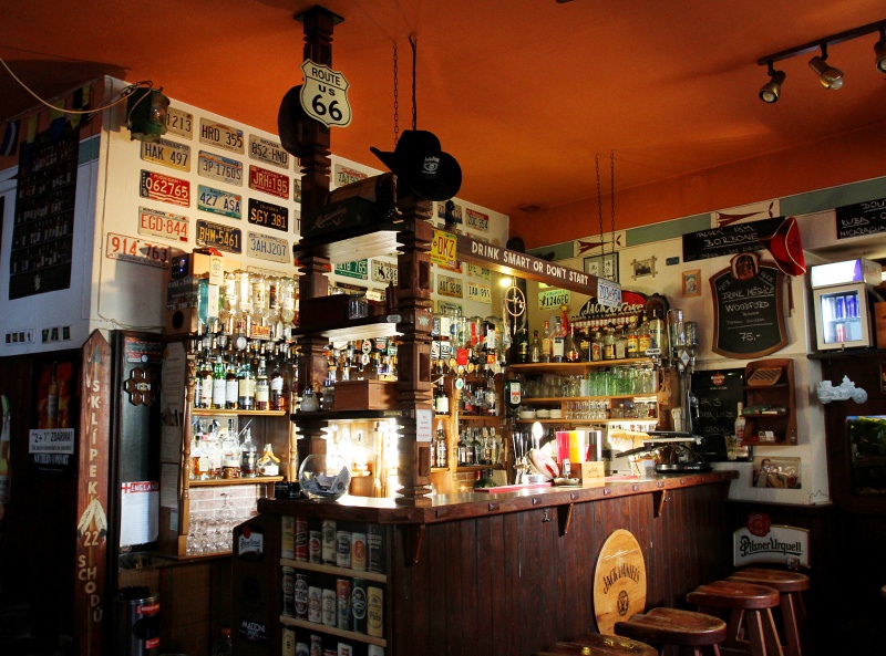 Bar/Whisky Pub