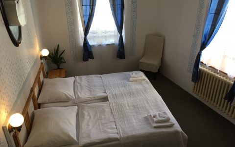Dvoulůžkový pokoj s přistýlkou/Twin Room with Extra Bed